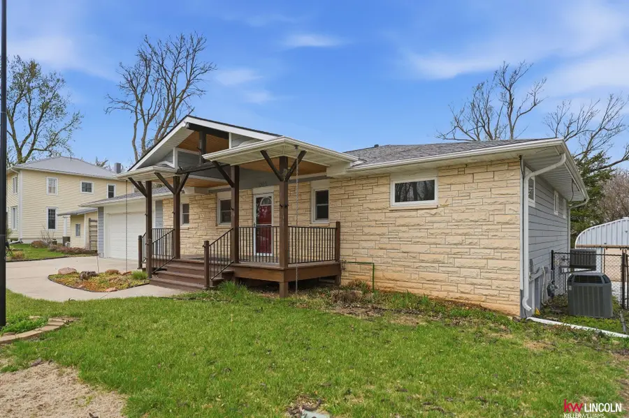 1305 S 4th Avenue, Beatrice, NE 68310 - #3