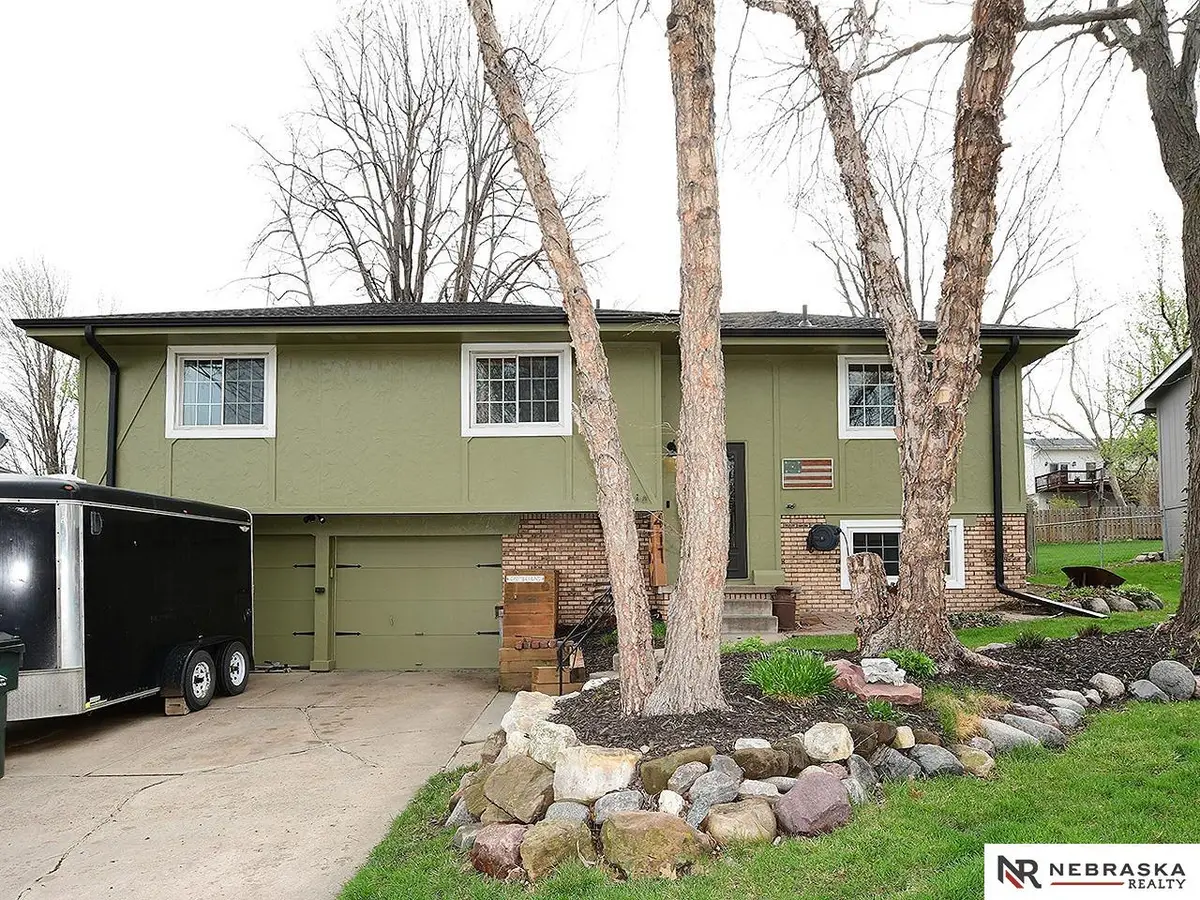 411 Laredo Road, Papillion, NE 68046 - #1