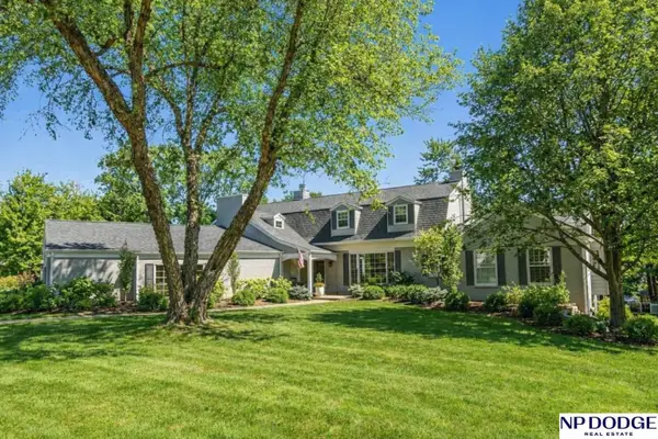 8707 Woolworth Avenue, Omaha, NE 68124