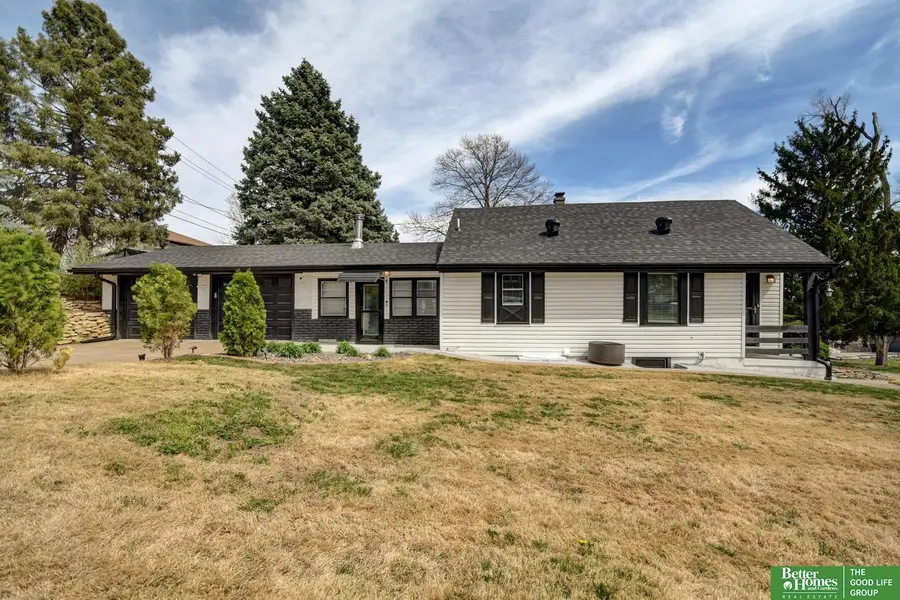 4434 R Street, Omaha, NE 68107 - #2