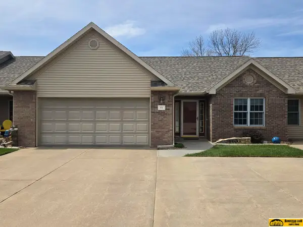 511 Clearwater Circle, Beatrice, NE 68310