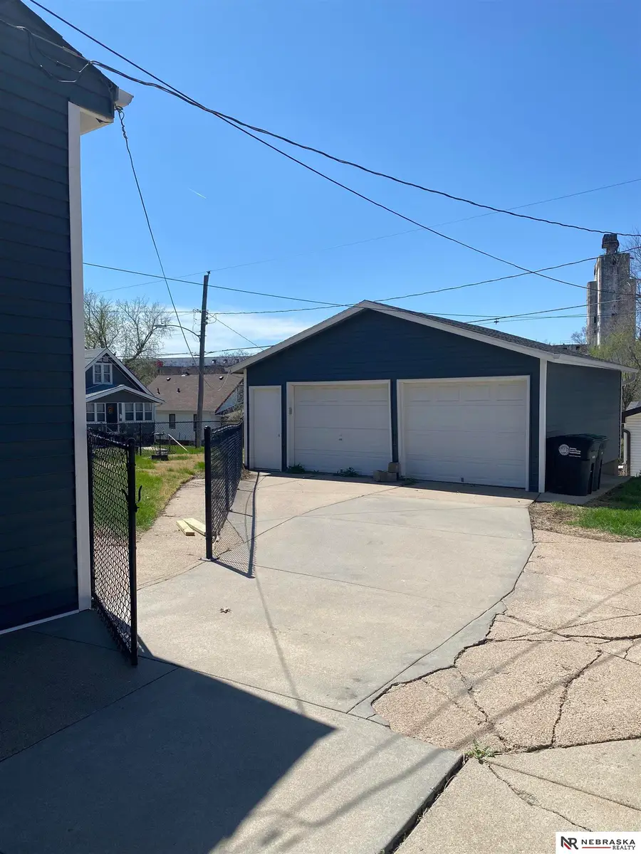 3224 S 32nd Avenue, Omaha, NE 68105 - #3