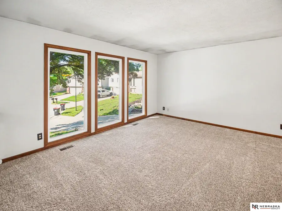 5208 Ascot Circle, Lincoln, NE 68516 - #3
