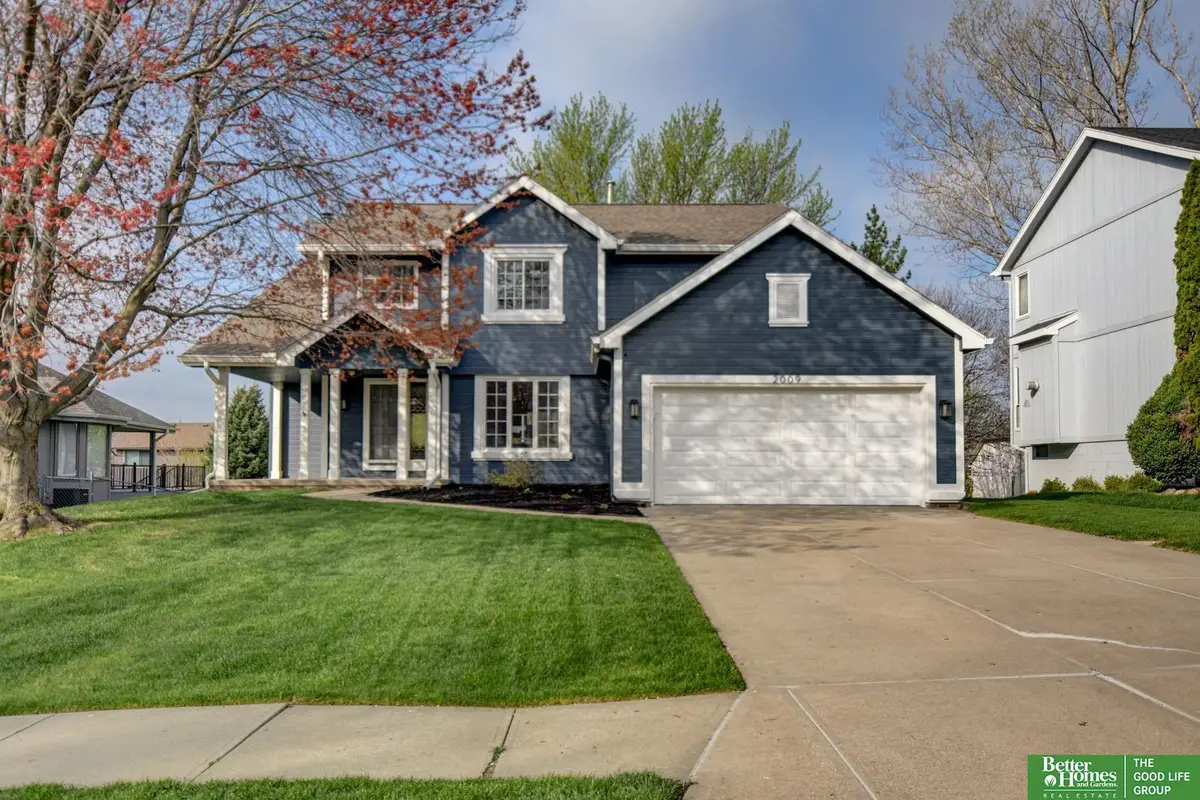 2009 Liberty Lane, Papillion, NE 68133 - #1