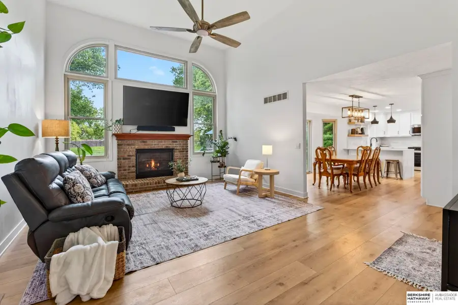 2206 Greenwald Street, Bellevue, NE 68123 - #2