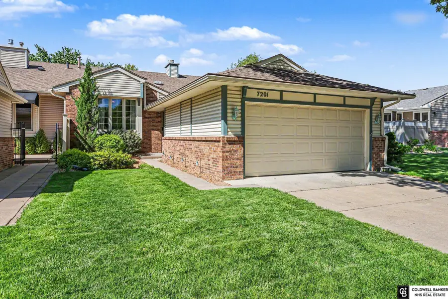 7201 Grand Oaks Drive, Lincoln, NE 68516 - #3