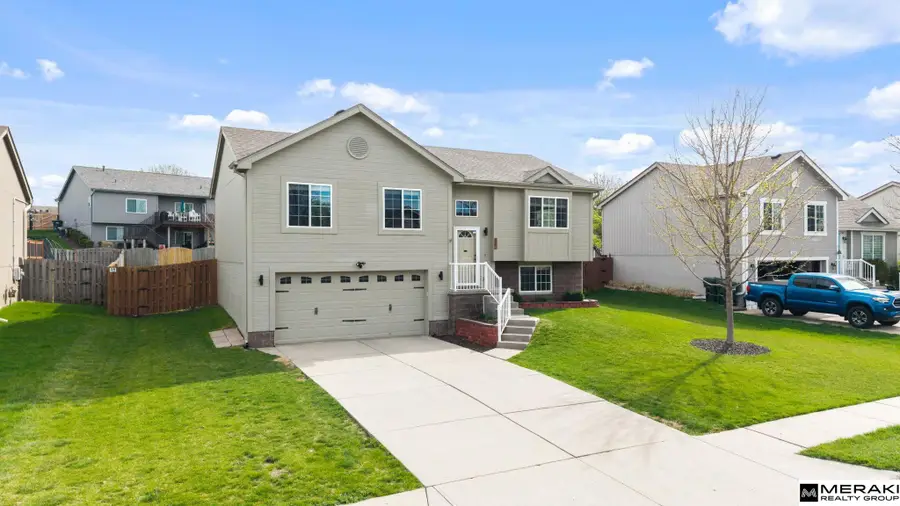 807 Clearwater Drive, Papillion, NE 68046 - #2