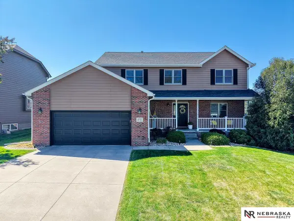 6151 Glass Ridge Drive, Lincoln, NE 68526