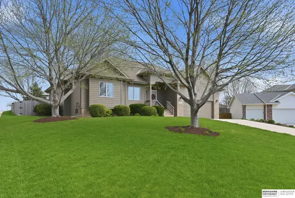 15217 Corby Street, Omaha, NE 68116