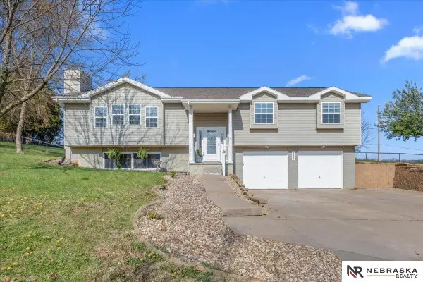 9500 Dawn Drive, Plattsmouth, NE 68048