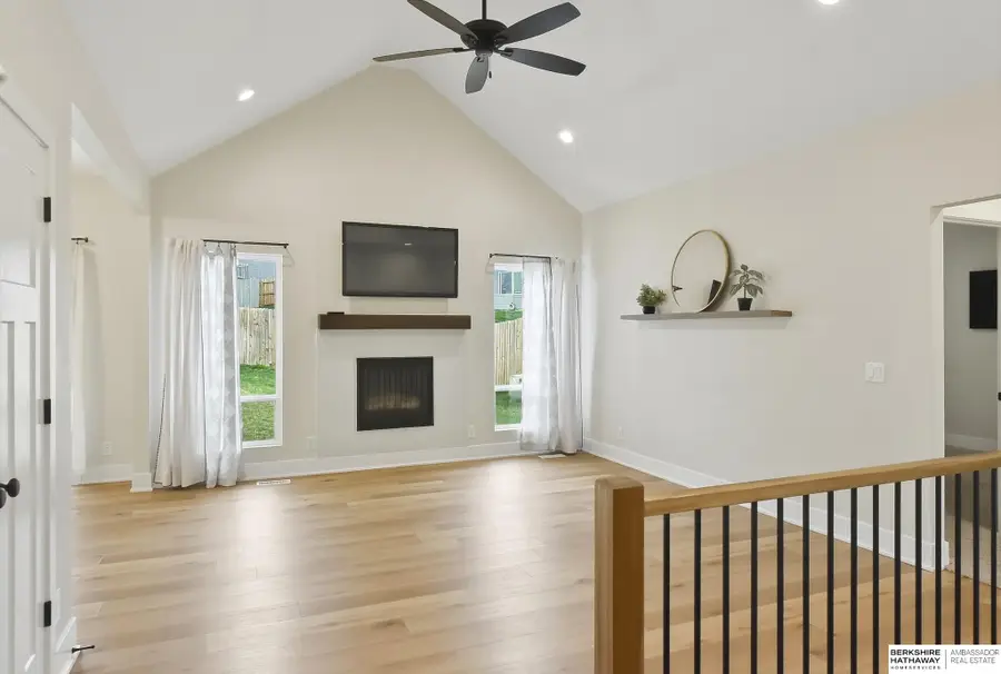 2205 Park Crest Drive, Papillion, NE 68133 - #3