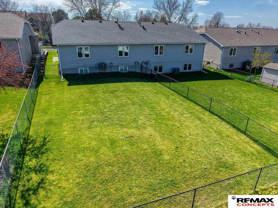 8224 Karl Ridge Road, Lincoln, NE 68506 - #3