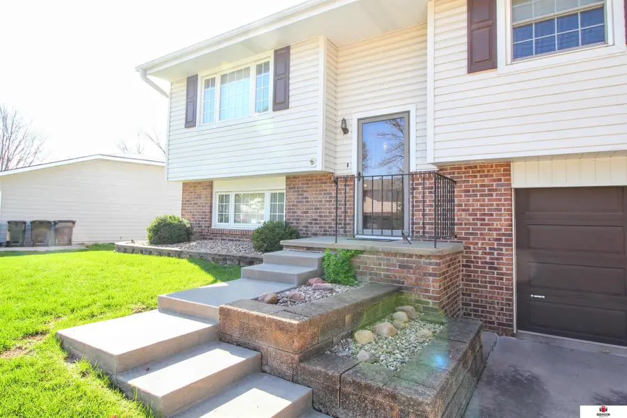 4315 Bingham Circle, Lincoln, NE 68516 - #2