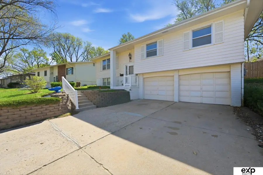 8731 Lakeview Drive, Omaha, NE 68127 - #2