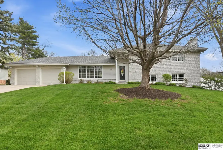 21708 Leavenworth Street, Elkhorn, NE 68022 - #3