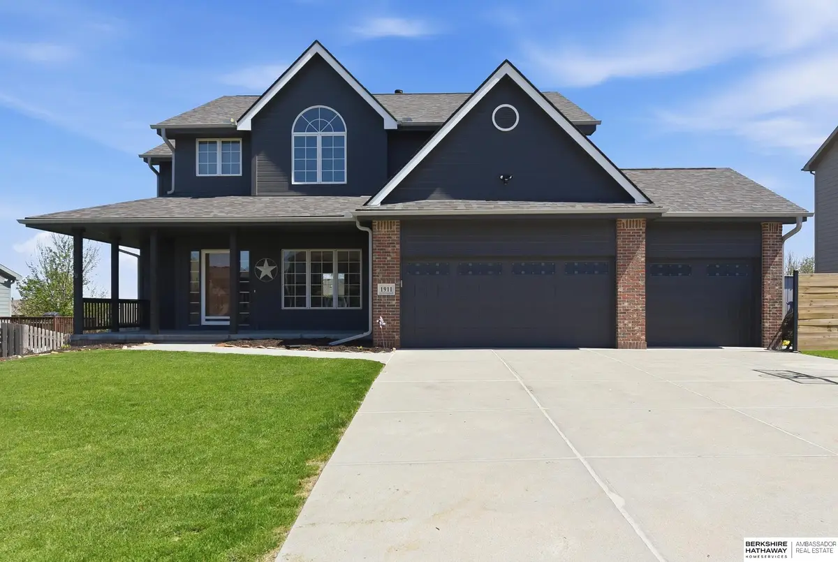 1911 Lakewood Drive, Papillion, NE 68046 - #1