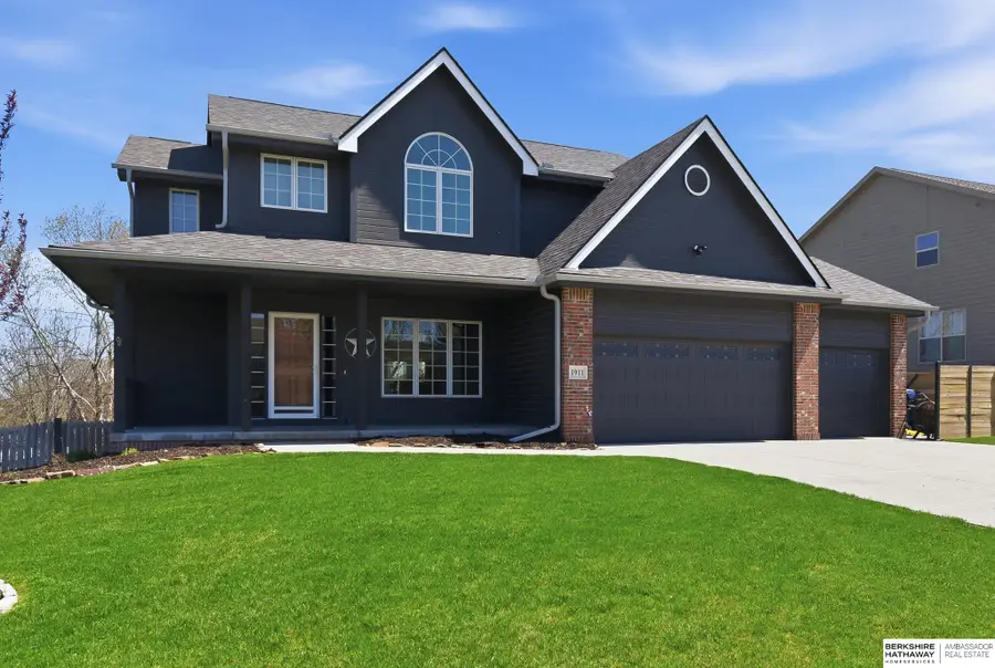 1911 Lakewood Drive, Papillion, NE 68046 - #2