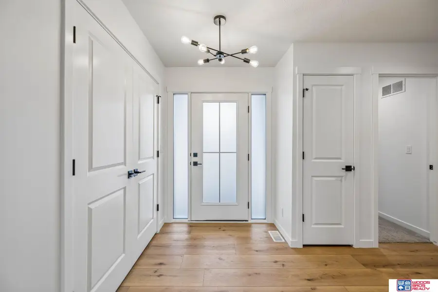 9201 Castle Pine Drive, Lincoln, NE 68516 - #2