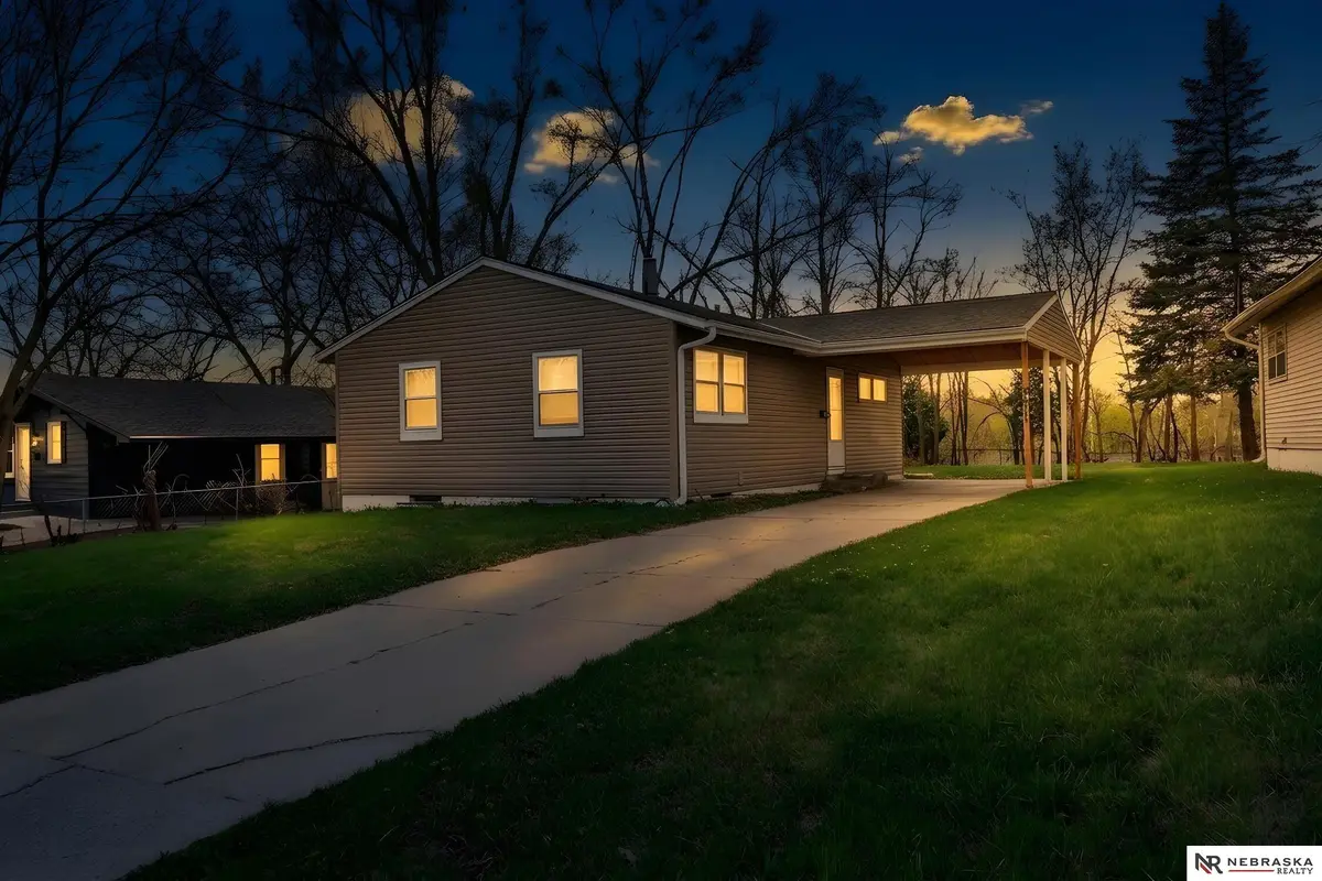 4511 Laurel Avenue, Omaha, NE 68104 - #1