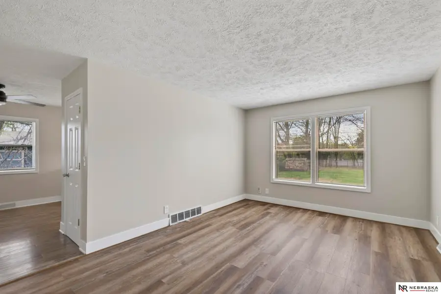 4511 Laurel Avenue, Omaha, NE 68104 - #3