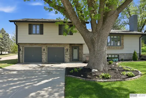 6405 Ponderosa Drive, Omaha, NE 68137