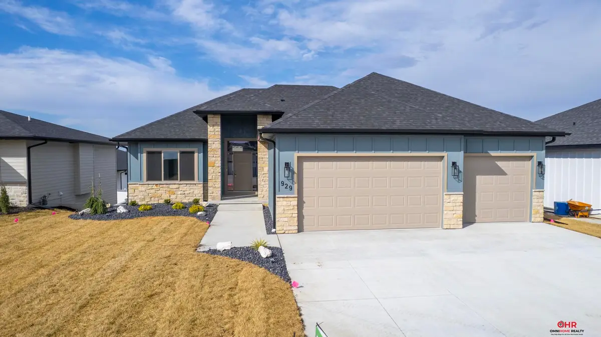 929 N 106th Street, Lincoln, NE 68527 - #1