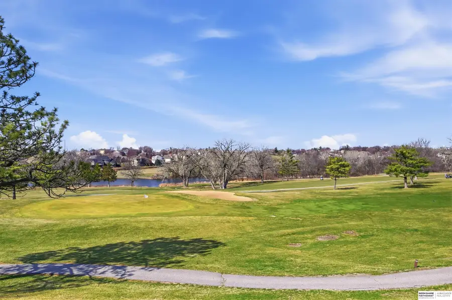 917 Killarney Drive, Papillion, NE 68046 - #2