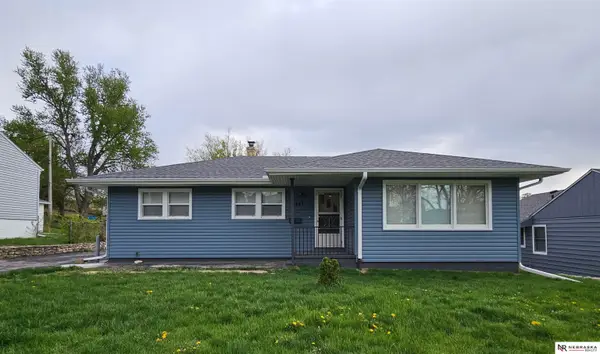 4427 Oak Street, Omaha, NE 68105