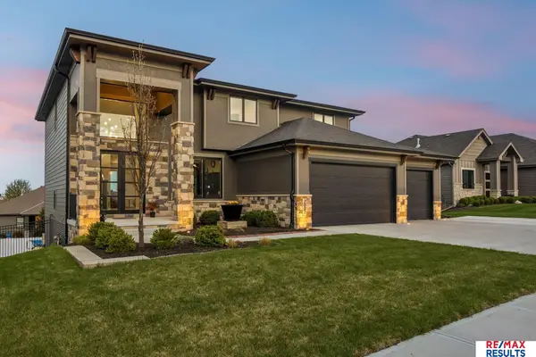 2027 S 211 Street, Elkhorn, NE 68022