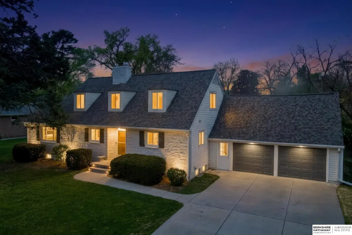 1116 Loveland Drive, Omaha, NE 68124 - #1