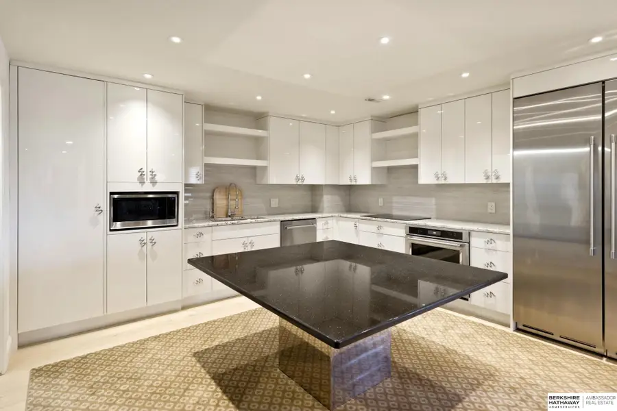 770 N 93rd Street #6B8, Omaha, NE 68114 - #2