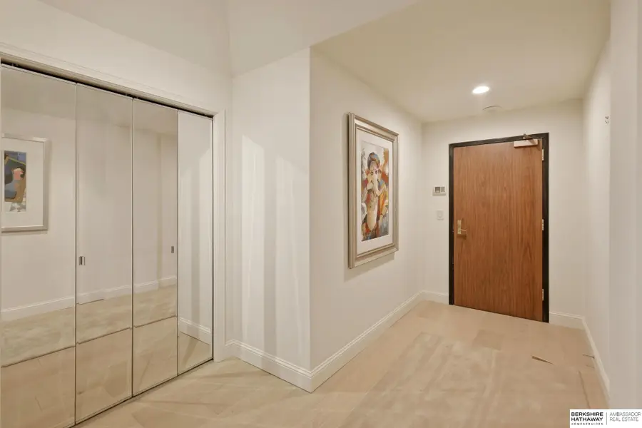 770 N 93rd Street #6B8, Omaha, NE 68114 - #3