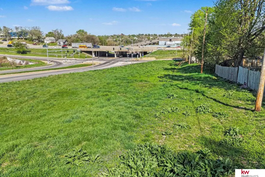 2929 Ed Creighton Avenue, Omaha, NE 68105 - #3