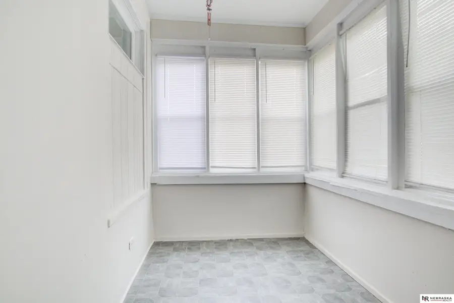 2517 N 28th Avenue, Omaha, NE 68111 - #2