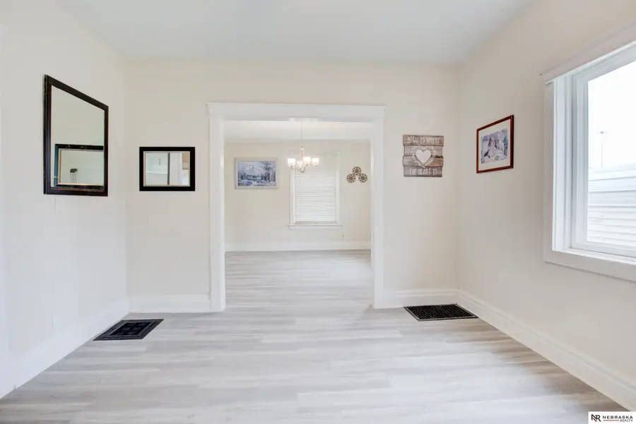 2517 N 28th Avenue, Omaha, NE 68111 - #3