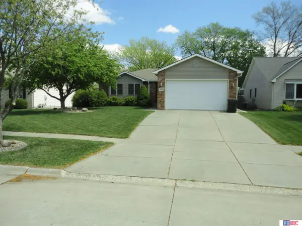 5420 Hunts Drive, Lincoln, NE 68512