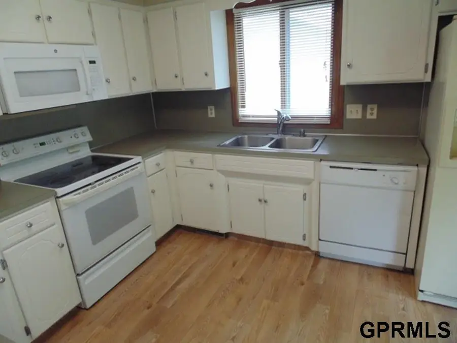 6723 Woodbine Circle, Ralston, NE 68127 - #3
