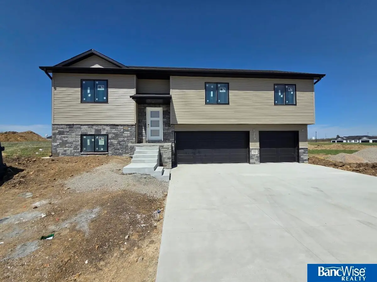 210 W Winona Avenue, Lincoln, NE 68523 - #1