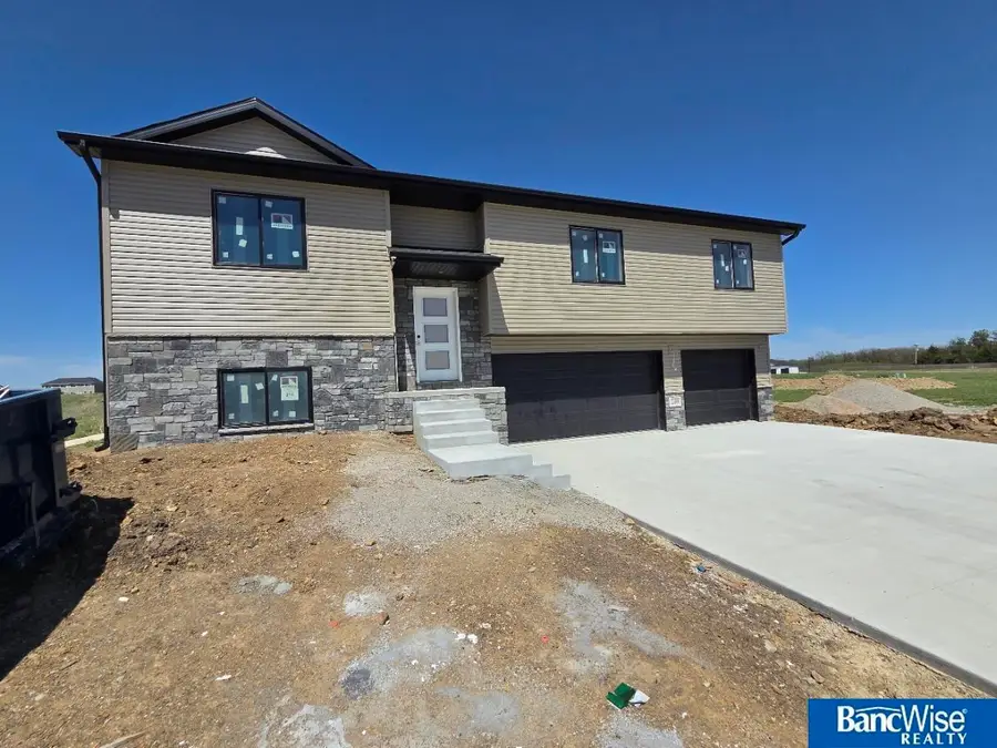 210 W Winona Avenue, Lincoln, NE 68523 - #2