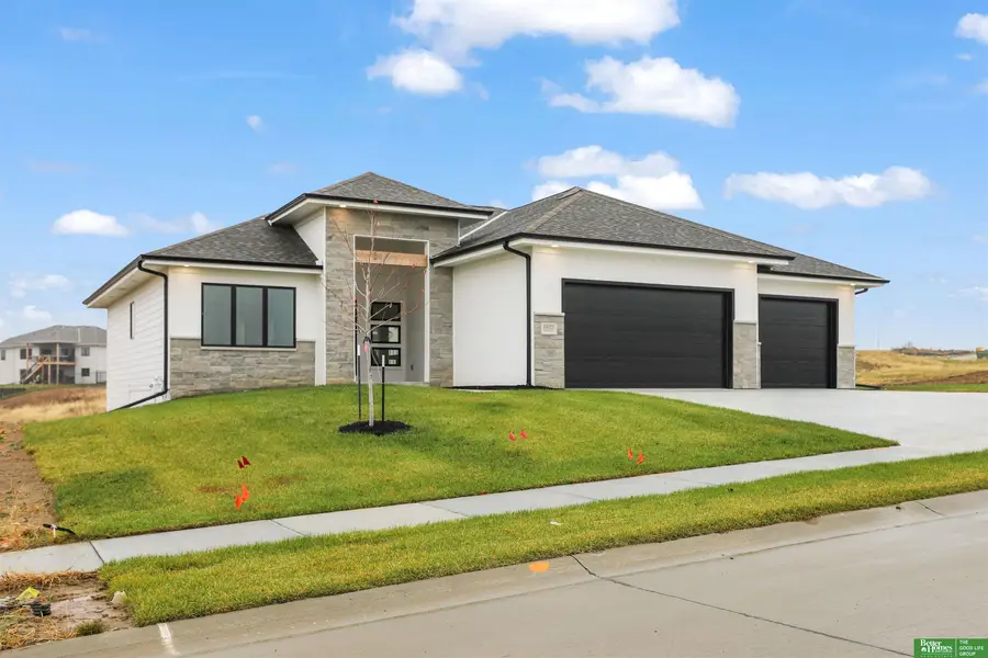 10023 Prospect Street, Papillion, NE 68046 - #2