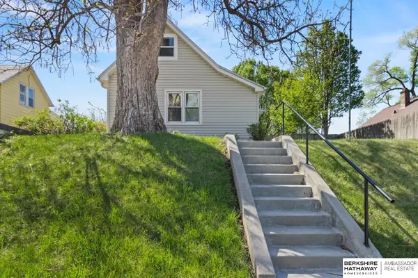 1221 D Street, Omaha, NE 68107