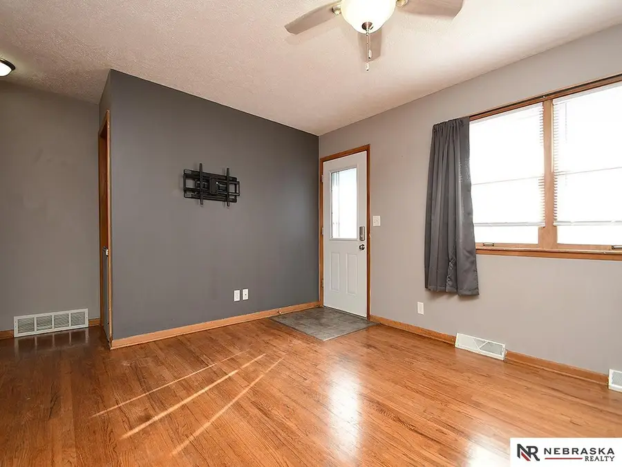 7218 Morton Street, Lincoln, NE 68507 - #3