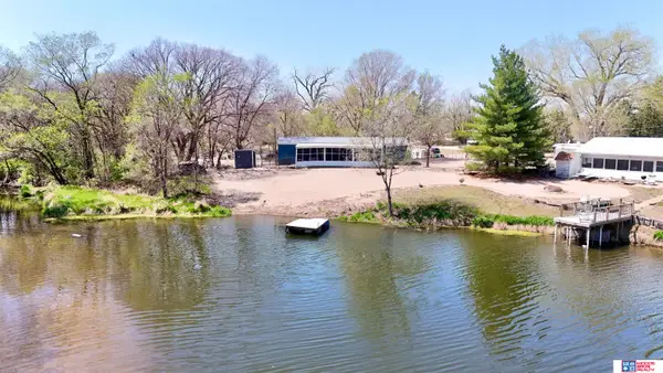 29 Ernst Lake Street, Columbus, NE 68601