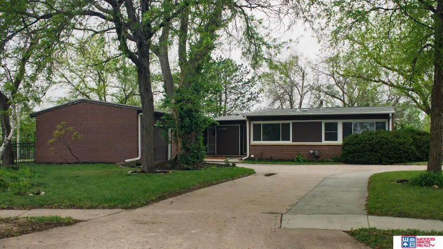 3811 Castle Circle, Lincoln, NE 68524 - #2