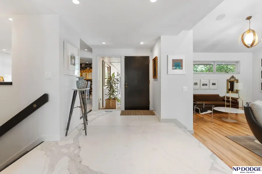 9323 Oak Street, Omaha, NE 68124 - #2