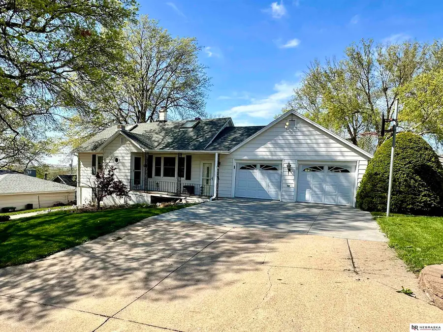 5610 R Street, Omaha, NE 68117 - #2