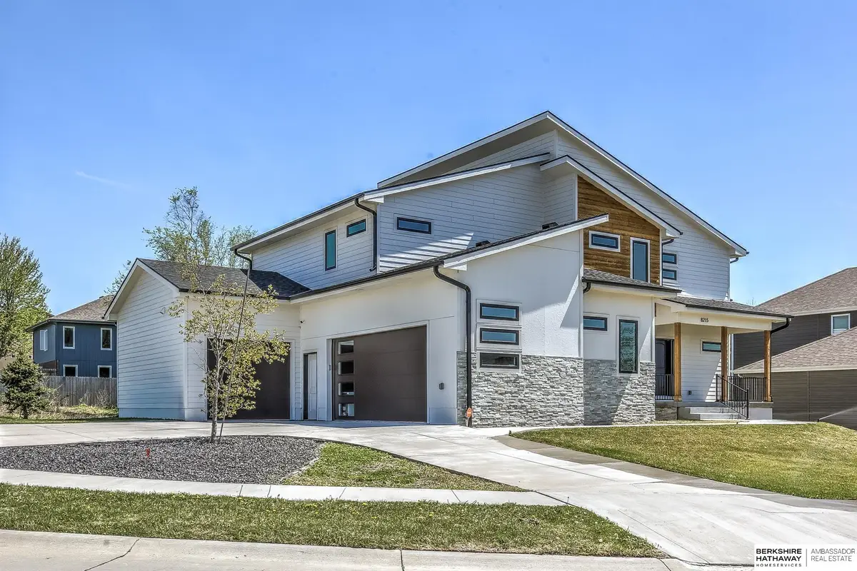 8215 N 166 Street, Bennington, NE 68007 - #1