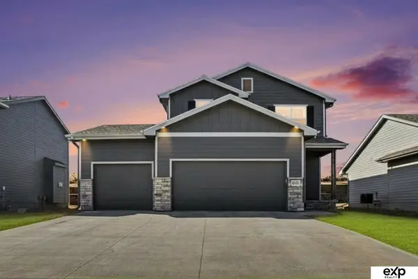 10316 N 152 Avenue, Bennington, NE 68007