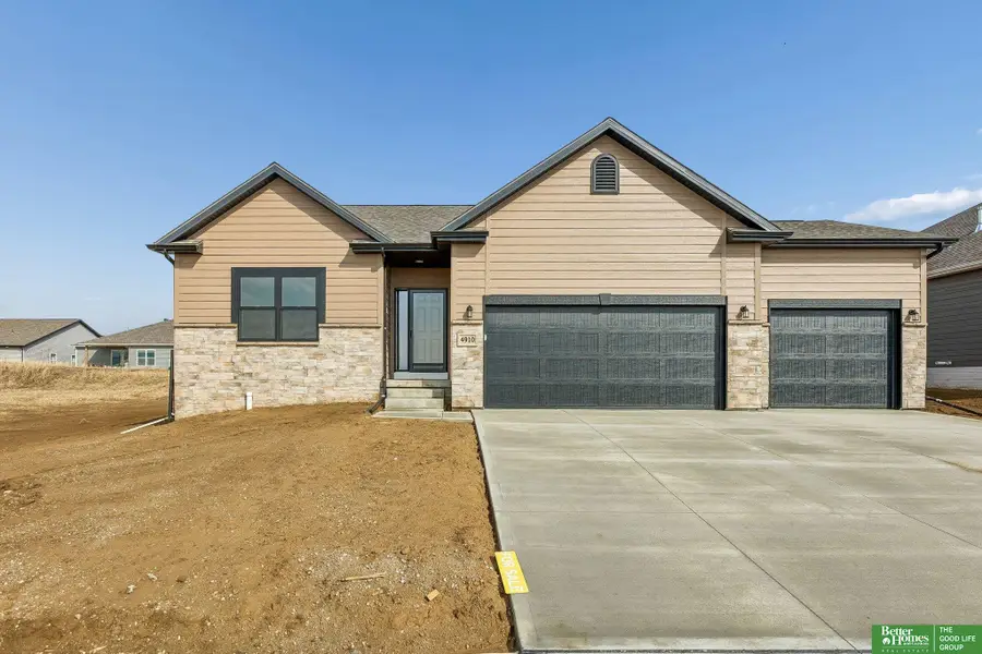 4910 Pinehill Road, Bellevue, NE 68133 - #2