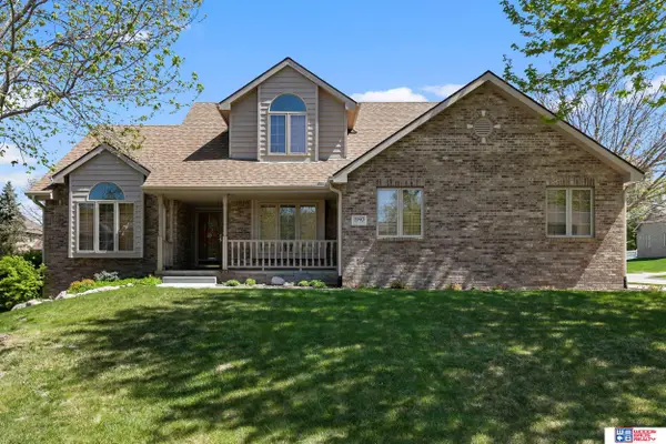 5940 Cross Creek Road, Lincoln, NE 68516